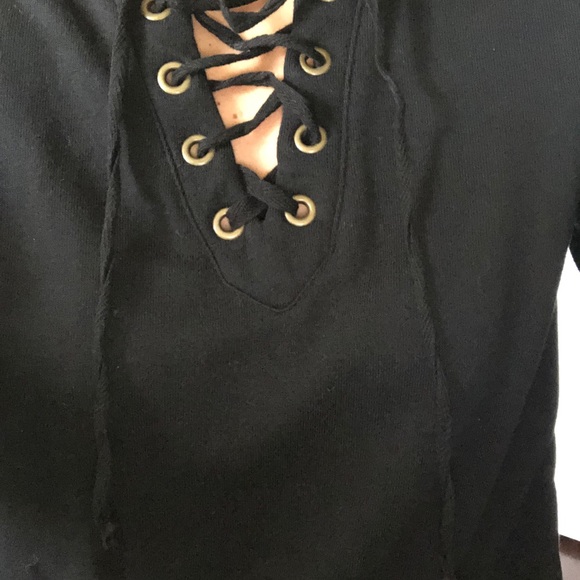 Forever 21 black detailed crewneck✨ - Picture 2 of 5